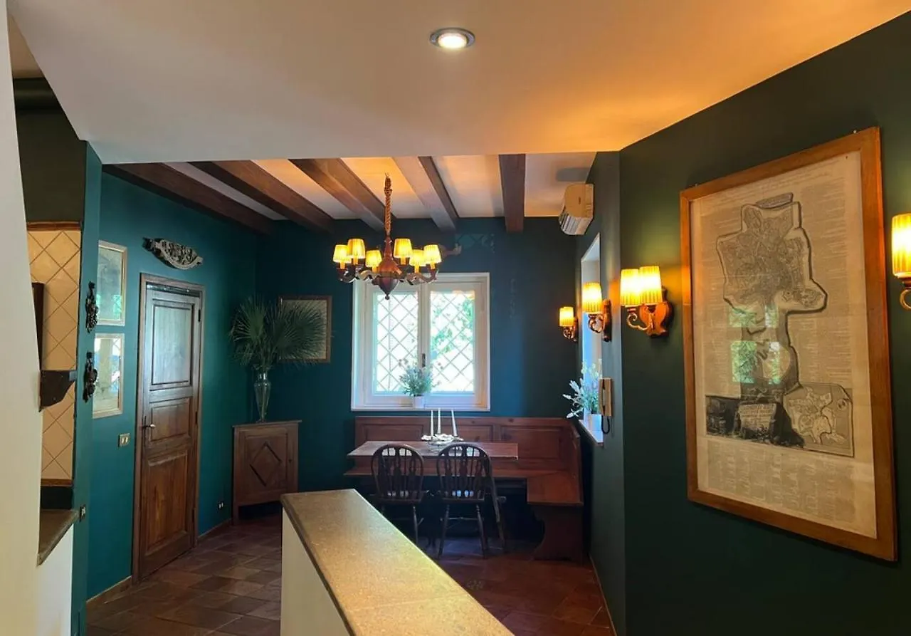 Chalet Marmont Roma 0*,